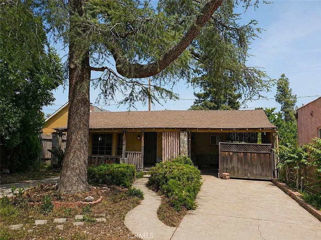 242 N Fireview, Burbank